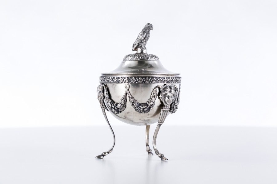 Cukiernica kryta 200-letnia, srebrna, cesarska, francuska Biały kruk – oryginalny empire