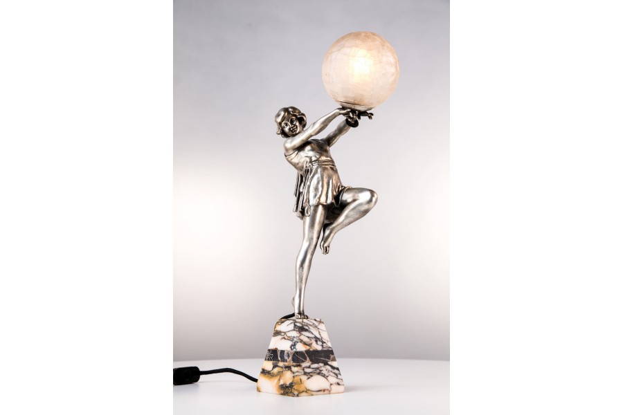Lampka „Bubble Dancer” Carlier tańcząca kobieta z bańką, francuska – ikona Art Deco.