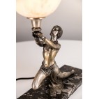 Lampka tancerka egipska z pochodnią, plater, na wzór D.Chiparus, Francja – Art Deco