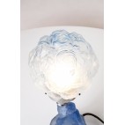 Lampka błękitna w szkle, sypialniana, gabinetowa, z kobietą na skale – art deco.